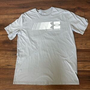 Under Armour Gray Short Sleeve Tee Casual Comfort XL EUC